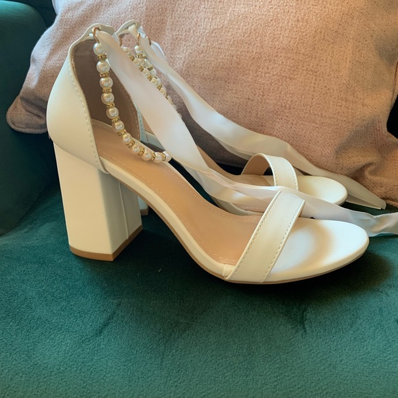 Pearl Wedding Shoes - Picture 2 of 9